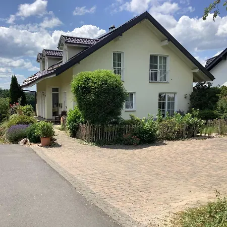 Wohlfuehloase Am Michelsberg * Бад-Мюнстерайфель